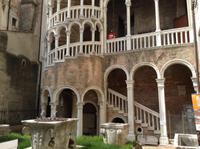 Fassade im Innenhof eines Palazzo