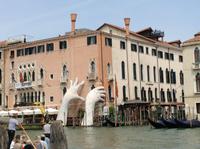 die rettenden Hände