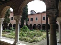 der Kreuzgang im Franziskanerkloster