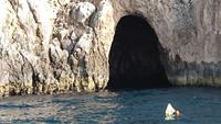 Grottenzugang an Capris Küste