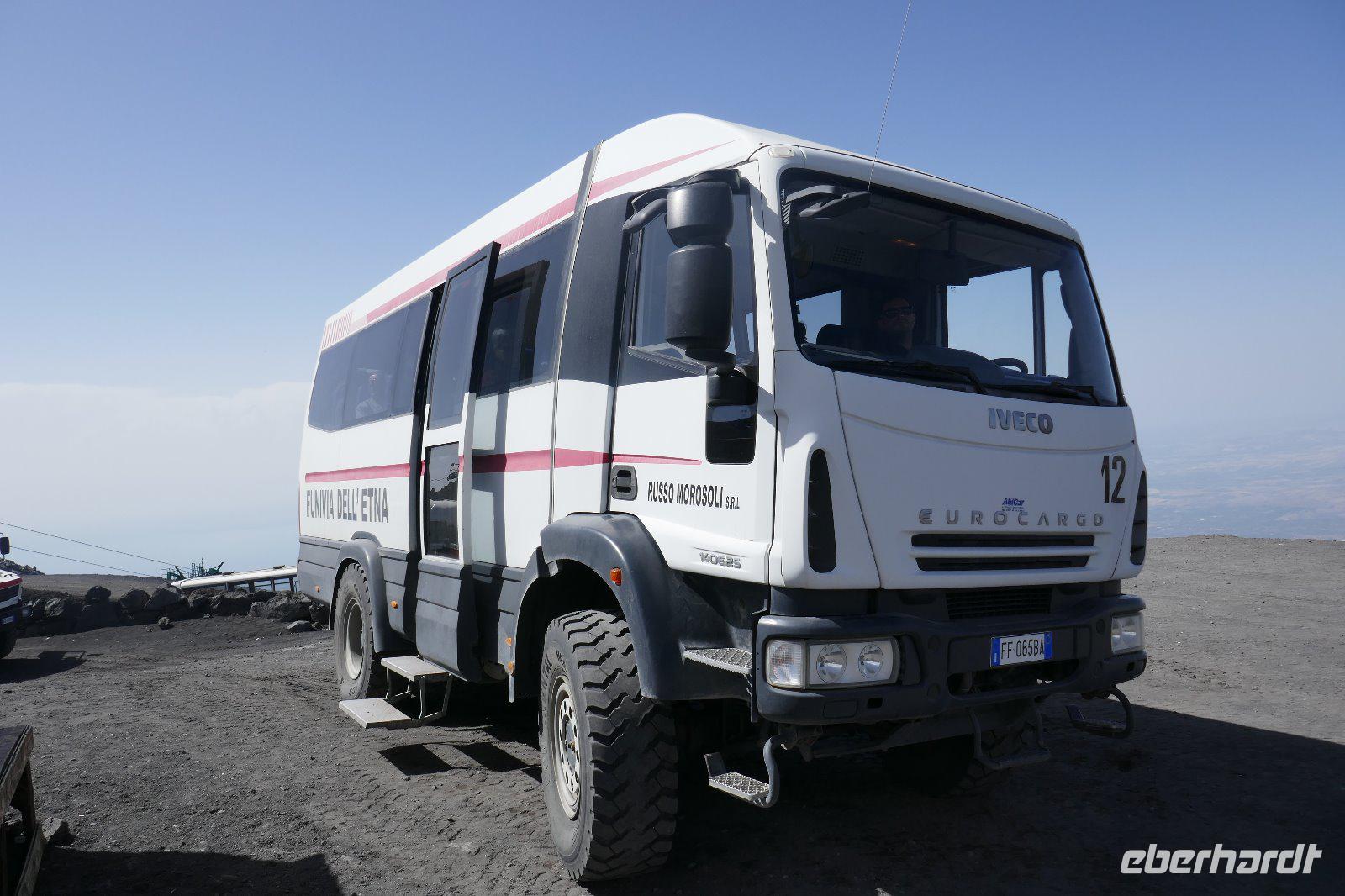 Jeepwagen - mit diesem geht es auf 3000 Meter