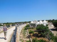 Wanderung im Valle D'Itria Tal durch Radweg Aquädukt Pugliese (4)