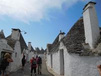 Alberobello und die Rundbauten, sogennante Trulli (Apulien - Italien) (3)