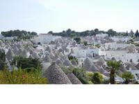 Alberobello und die Rundbauten, sogennante Trulli (Apulien - Italien) (9)