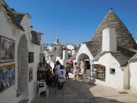 Alberobello und die Rundbauten, sogennante Trulli (Apulien - Italien) (12)
