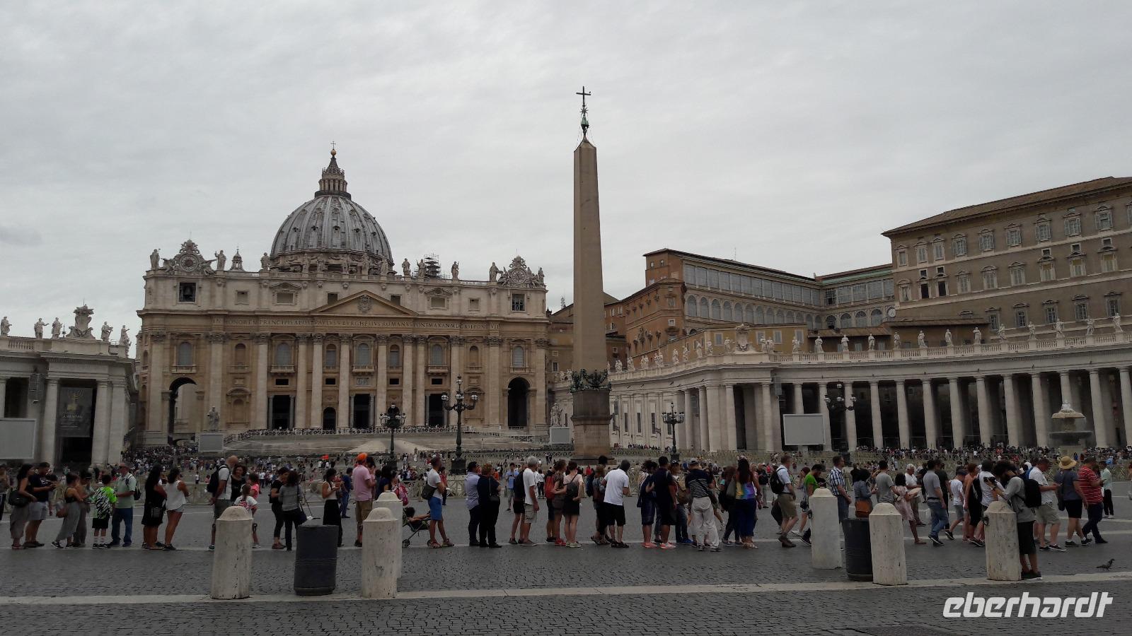 70_Rom_Petersplatz_Peterskirche