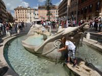 Brunnen vor der Spanischen Treppe