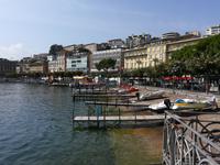Mit Booten gelangt man bis zur Innenstadt von Lugano.