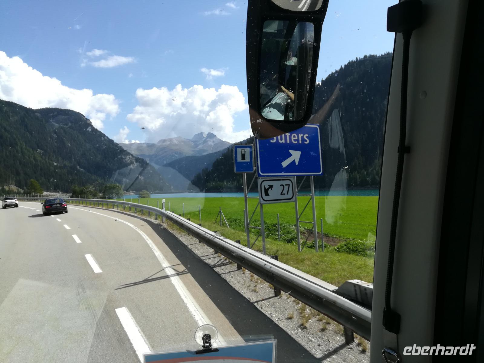 Eine Fahrt durch die Alpenlandschaft Graubündens....
