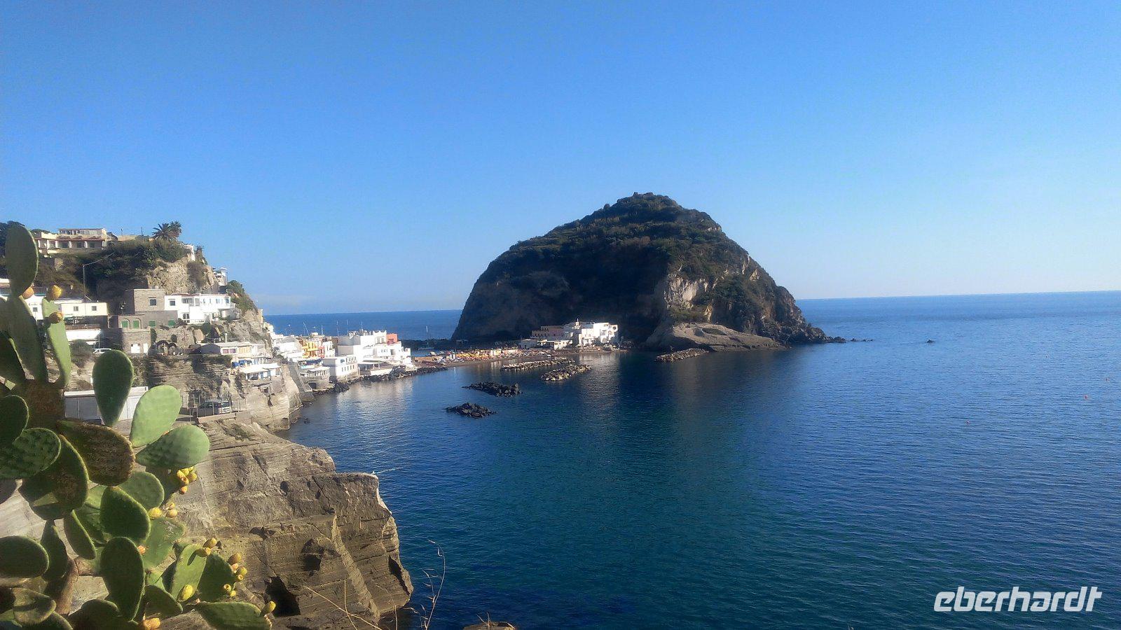Ischia, Inselrundfahrt mit Judith, Blick auf S. Angelo