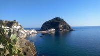 Ischia, Inselrundfahrt mit Judith, Blick auf S. Angelo