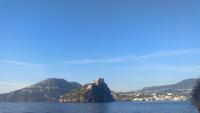 Überfahrt nach Capri, Blick auf das Castello Aragonese
