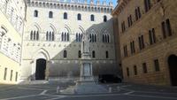 Siena (Piazza Salimbeni - Palazzo Salimbeni)