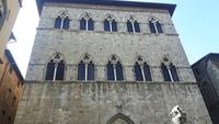 Siena (Piazza Tolomei - Palazzo Tolomei)