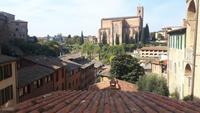Siena (Blick zur Kirche San Domenico)