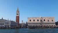 Venedig (Fahrt mit dem Vaporetto - Markusplatz)