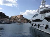 der Hafen von Bonifacio