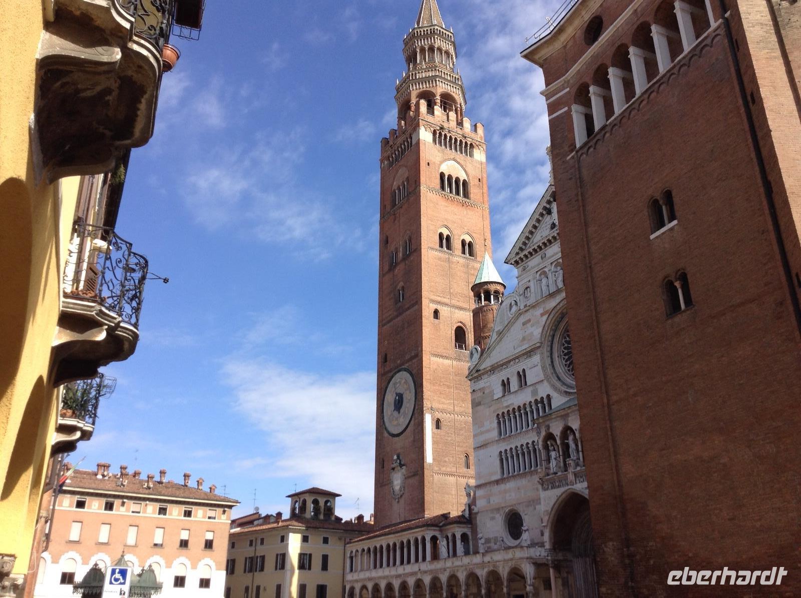 Cremona vor der Basilika