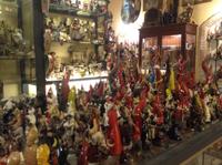 Krippenfiguren und Glücksbringer