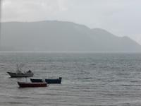 Tag 2:. Blick auf das Meer an einem Regentag.