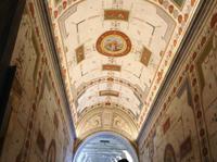 Gang im Vatikanischen Museum