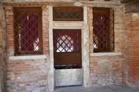 Judenviertel - einer der drei Banken die es hier als 1. in der Stadt gab