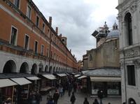 Blick von der Rialtobrücke in Richtung Markt