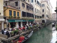 Schmale Kanäle und Gondeln