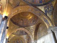 schöne Mosaiken im Dom