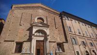 Entlang des Palazzo Duccale, Urbino