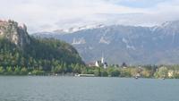 Postkartenblick auf Burg Bled und See, Slowenien