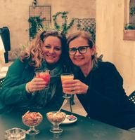 Doris und Simone, Reiseleiterin und Begleiterin