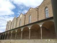 Santa Croce: Seitenfassade mit Teil des Kreuzgangs