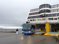 Unser Bus verläßt die Fähre