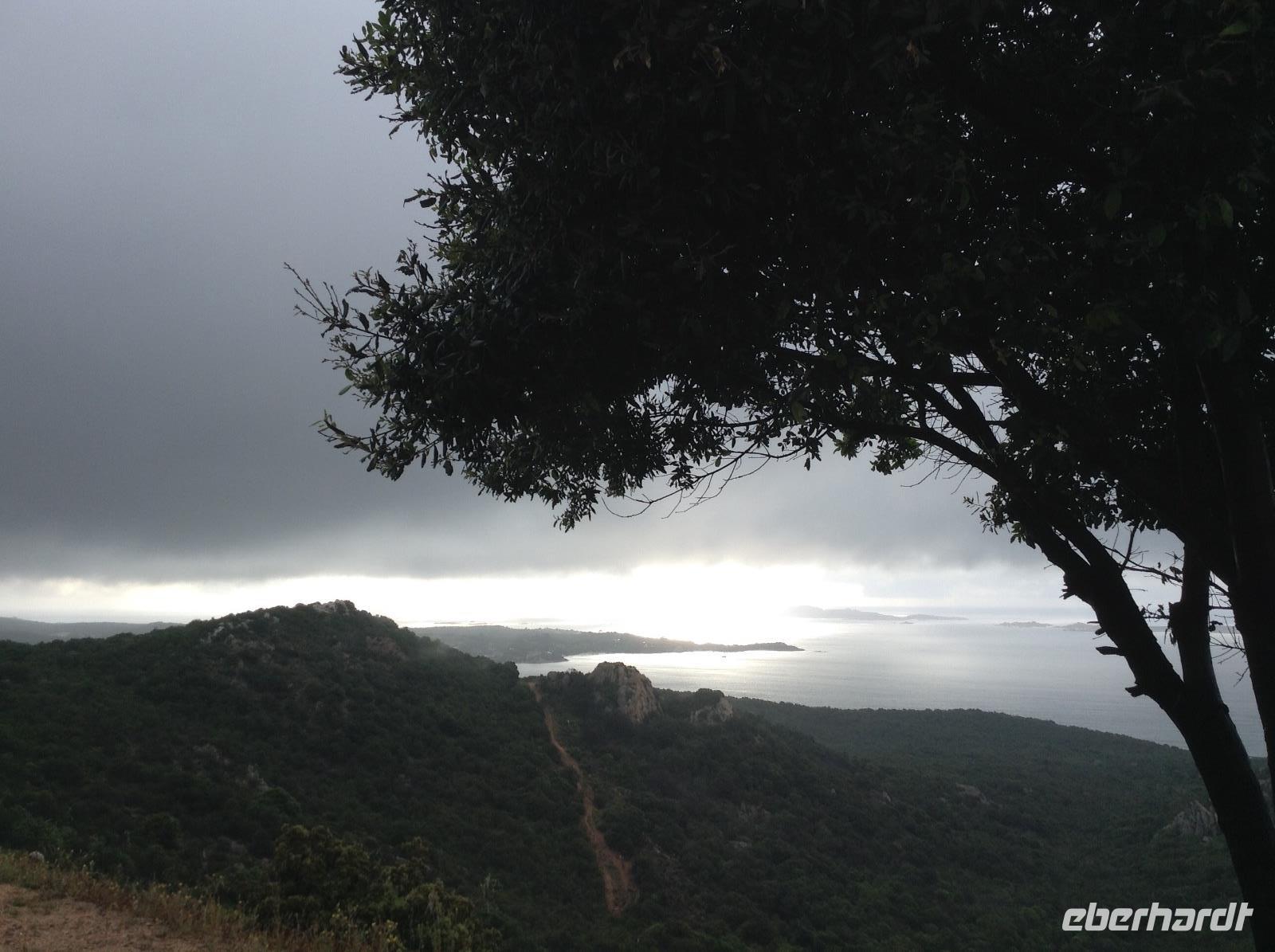 Dicke Wolken über der Costa Smeralda