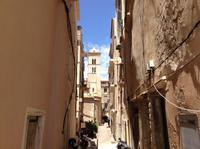 Altstadtgassen mit Kirchturm