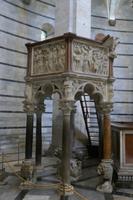 Kanzel im Baptisterium Pisa