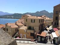 Blick in die Unterstadt von Calvi