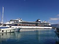Kreuzfahrtschiff im Hafen von Ajacchio