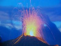 DSCN4509  so sollte der Stromboli bei Nacht aussehen