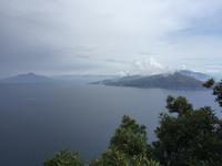 017 Vesuv (links) und Halbinsel Sorrent (rechts)