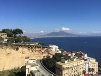 167 Siesta in Neapel mit Blick zum Vesuv