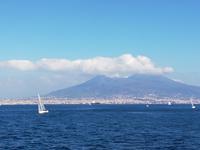 Mit der Fähre nach Ischia, Blick zum Vesuv