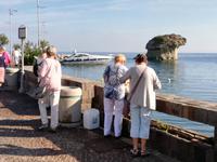 Inselrundfahrt, Stopp in Lacco Ameno