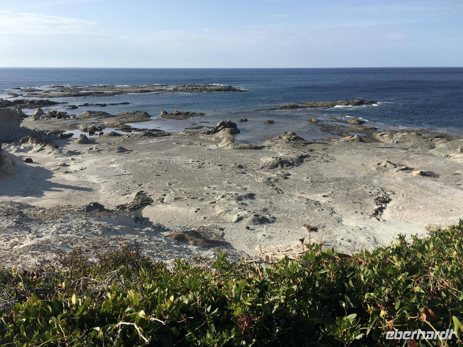 Bizarre Mondlandschaft an der Vulkanküste