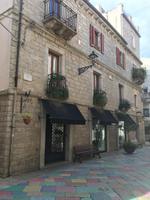 Buntes Pflaster in Tempio Pausania