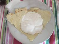 Cagliata mit Carasau-Brot