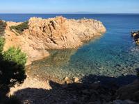 Kleine Bucht an der Küste