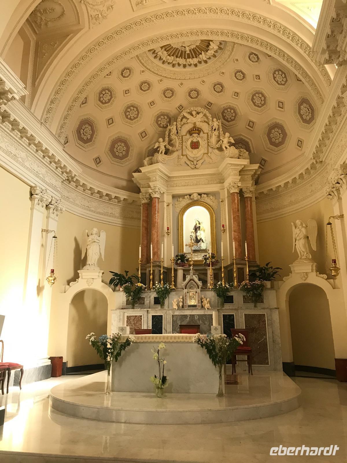 eine der wundervollen Kirchen