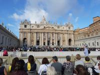 Auf dem Petersplatz zur Papstaudienz.